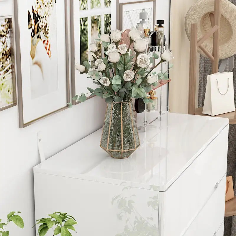 5 Drawer Chest Dresser with High Gloss Drawers and LED Light